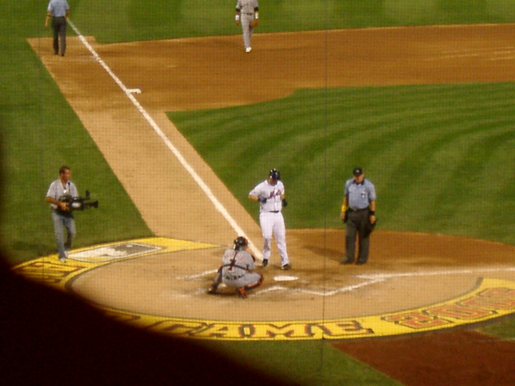 Wright touches home after homering in the 2006 All-Star Game